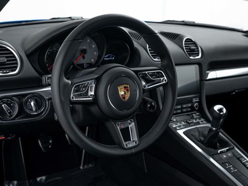 Certified 2025 Porsche 718 Cayman S RWD image 13