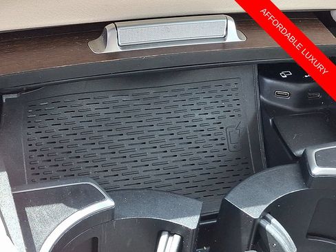 Used 2021 Mercedes-Benz GLE 350 4MATIC image 25
