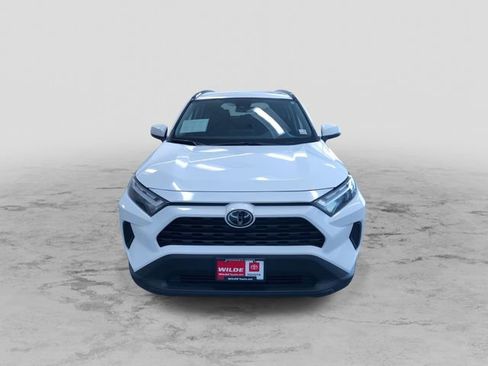 Used 2025 Toyota RAV4 XLE AWD/4WD image 5