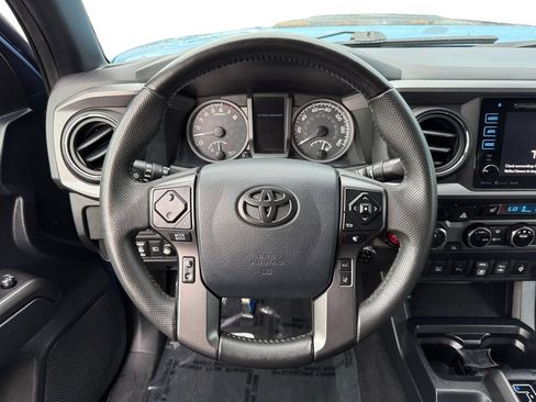 Used 2018 Toyota Tacoma TRD Pro AWD/4WD image 12