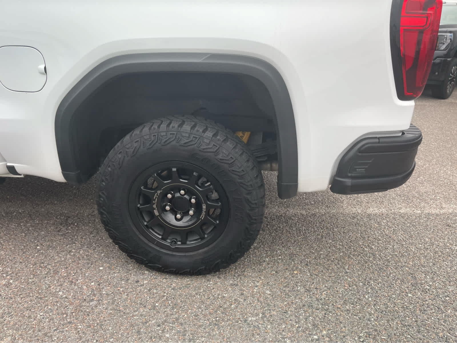 Used 2025 GMC Sierra 1500 AT4X w/ AT4X AEV Edition AWD/4WD image 8