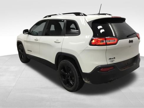 Used 2018 Jeep Cherokee Limited w/ High Altitude Package image 29