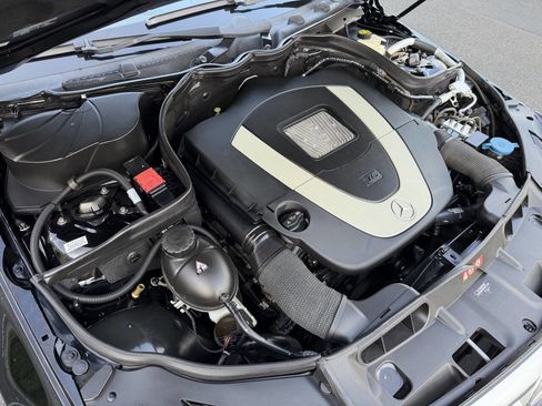 Used 2011 Mercedes-Benz C 300 4MATIC Sedan image 22