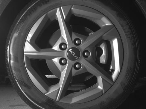 Used 2025 Kia K4 LXS image 13