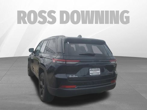 Used 2025 Jeep Grand Cherokee Limited w/ Luxury Tech Group II RWD image 6