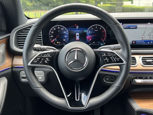 Certified 2025 Mercedes-Benz GLE 450 4MATIC image 18