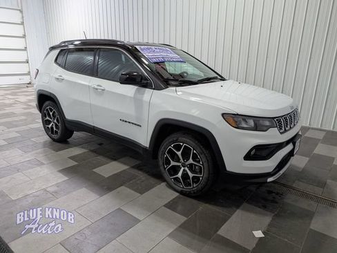 Used 2025 Jeep Compass Limited AWD/4WD image 5