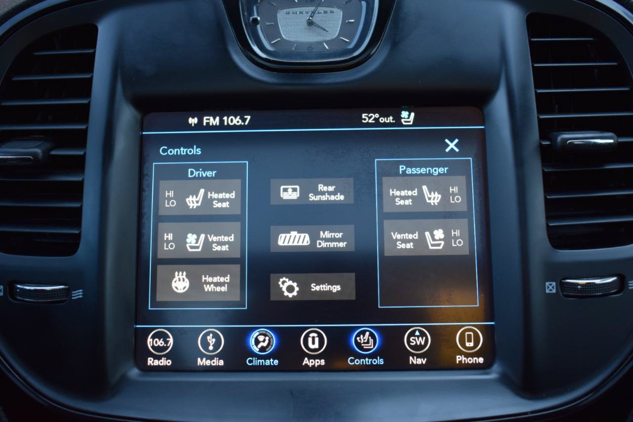 Used 2018 Chrysler 300 S w/ 300S Premium Group 2 AWD/4WD image 26