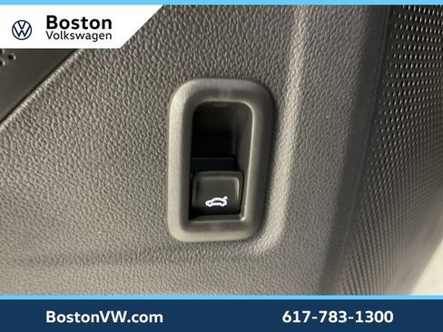 New 2025 Volkswagen Tiguan SE image 29