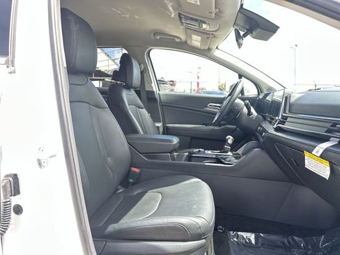 Certified 2023 Kia Sportage EX image 25