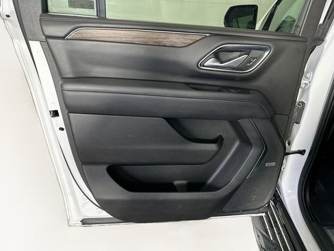 Used 2023 Chevrolet Suburban Premier image 26