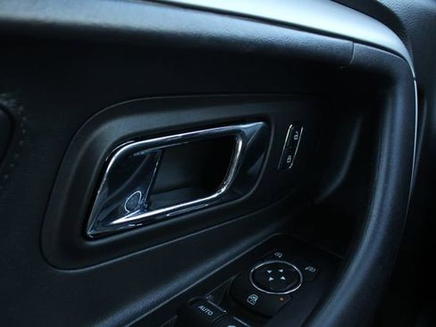 Used 2018 Ford Taurus SEL w/ Equipment Group 201A FWD image 7