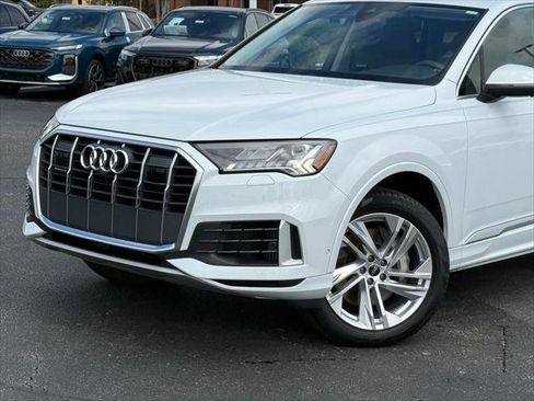 Used 2023 Audi Q7 3.0T Premium Plus w/ Premium Plus Package AWD/4WD image 2