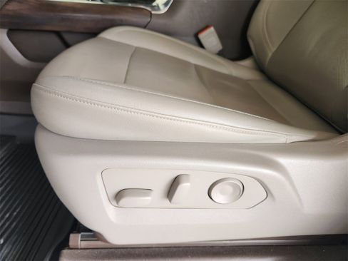 Used 2023 GMC Sierra 1500 SLT image 23