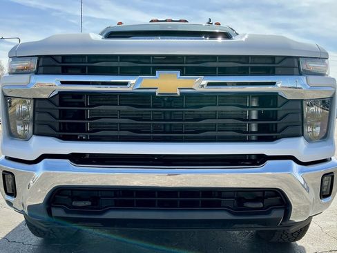 Used 2024 Chevrolet Silverado 2500 LT w/ All Star Edition image 9