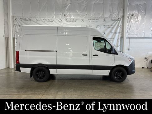 New 2025 Mercedes-Benz Sprinter 2500 image 1