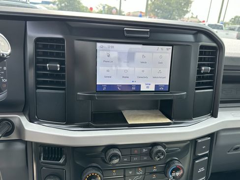 New 2026 Ford F250 XL w/ XL Driver Assist Package RWD image 15