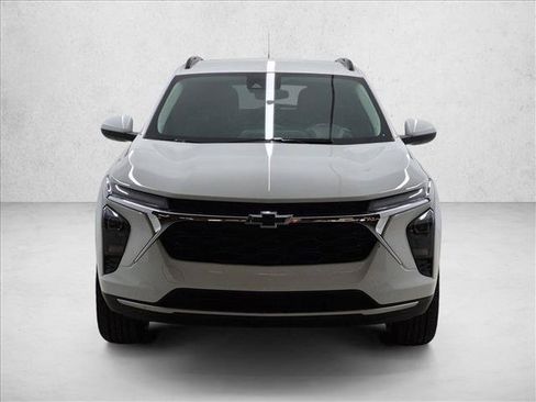 Certified 2024 Chevrolet Trax LT w/ Driver Confidence Package FWD image 2