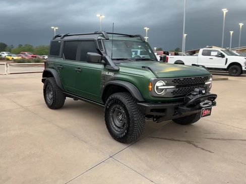 Used 2022 Ford Bronco Everglades image 2