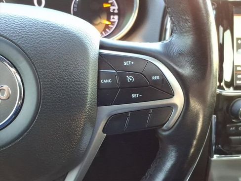 Used 2022 Jeep Grand Cherokee Limited w/ Trailer Tow Group IV image 38