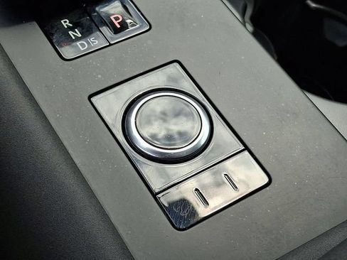 Used 2023 Land Rover Discovery Metropolitan Edition AWD/4WD image 29