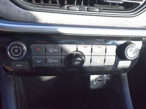 Used 2024 Jeep Compass Latitude AWD/4WD image 30