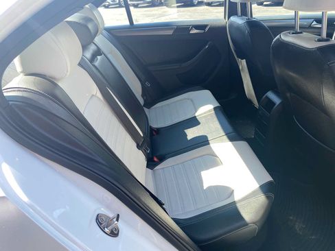 Used 2016 Volkswagen Jetta Sport FWD image 26