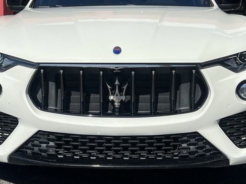 Used 2021 Maserati Levante image 12