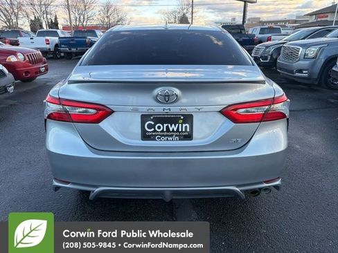 Used 2019 Toyota Camry SE image 6