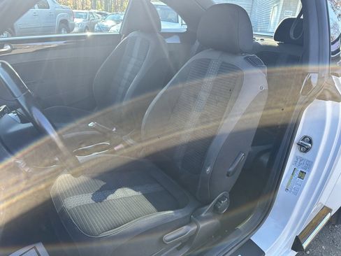 Used 2012 Volkswagen Beetle 2.0T image 15