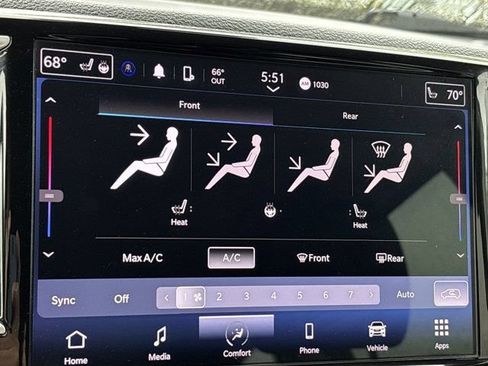Used 2023 Chrysler Pacifica Touring-L FWD image 34