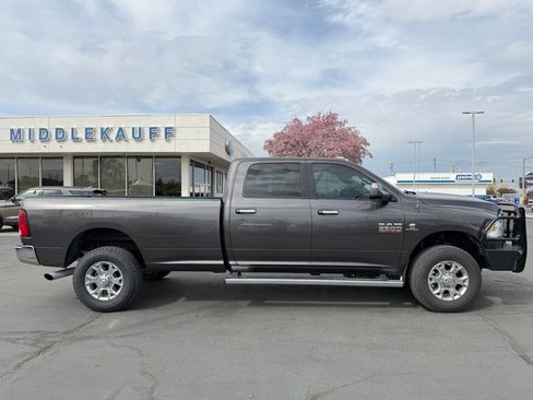Used 2018 RAM 3500 SLT w/ Luxury Group image 2