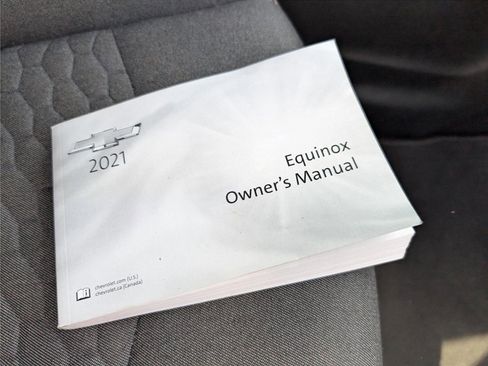 Used 2021 Chevrolet Equinox LT image 32