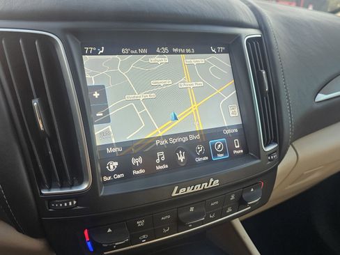 Used 2019 Maserati Levante GranLusso image 42