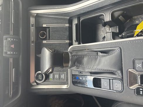 Used 2024 Lexus GX 550 AWD/4WD image 19