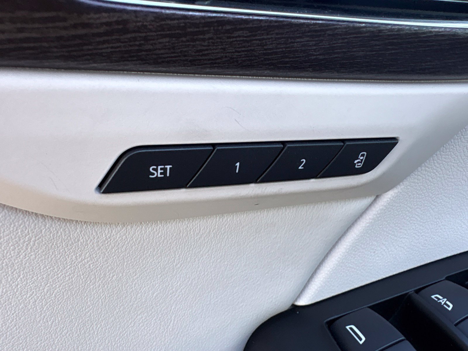 Used 2023 Buick Envision Avenir FWD image 13