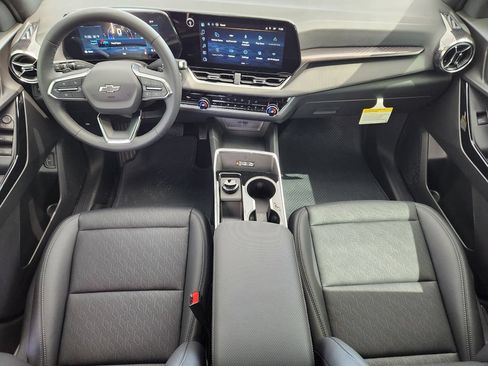 New 2027 Chevrolet Equinox LT w/ Convenience Package II FWD image 17