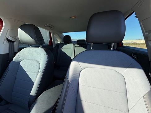 Used 2025 Volkswagen Jetta SE image 12