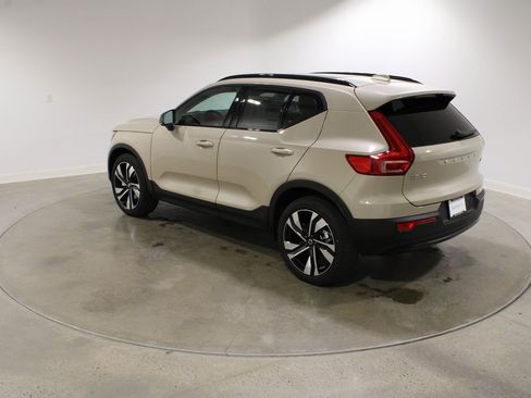 New 2026 Volvo XC40 B5 Ultra w/ Climate Package image 3
