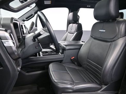 Used 2025 Ford F250 Platinum image 25