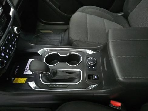 Used 2023 Chevrolet Traverse LT w/ Rear Camera Mirror Package AWD/4WD image 17