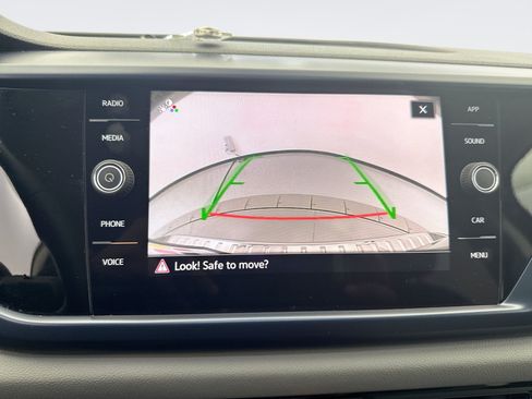 Used 2023 Volkswagen Taos SE w/ Panoramic Sunroof Package AWD/4WD image 15