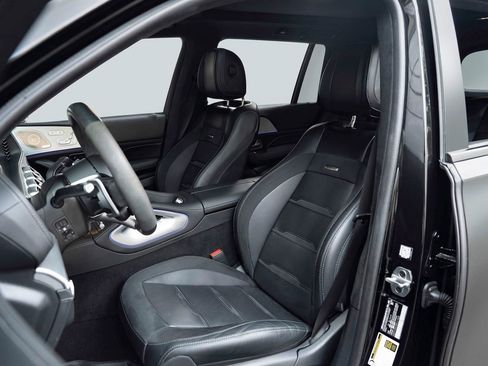 Used 2024 Mercedes-Benz GLS 63 AMG 4MATIC image 8