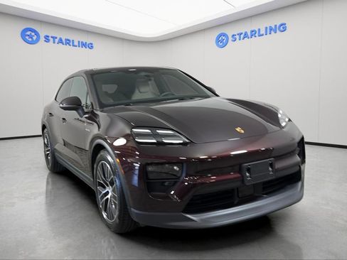Used 2025 Porsche Macan Electric w/ Premium Package RWD image 14