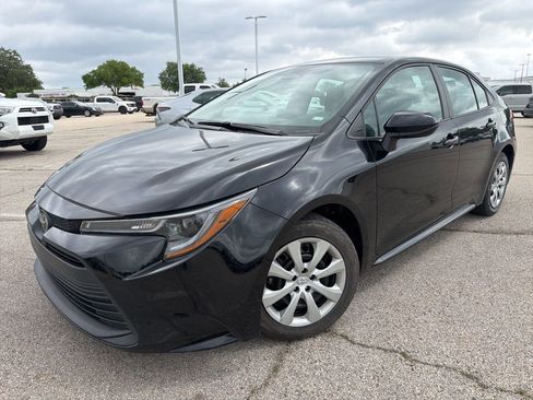 Used 2024 Toyota Corolla LE image 1