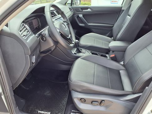 Used 2021 Volkswagen Tiguan SEL FWD image 14