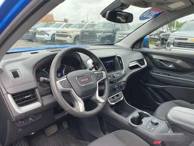 Used 2024 GMC Terrain SLE w/ Driver Convenience Package FWD image 10