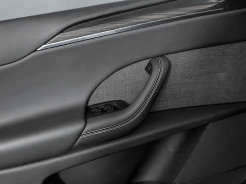 Used 2023 Tesla Model X image 15