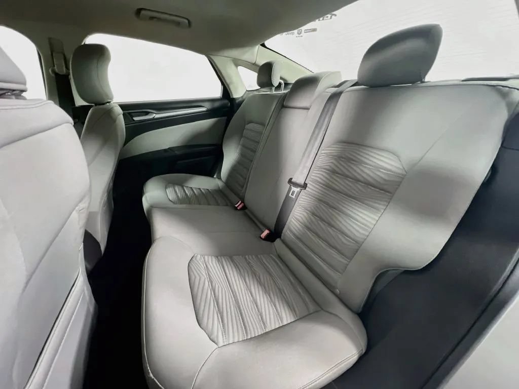 Used 2016 Ford Fusion S FWD image 23