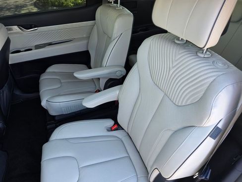 Used 2025 Hyundai Palisade Calligraphy image 16